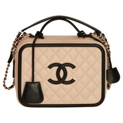 CHANEL CC Filigree Vanity Case Nude / Black Grained Leather 