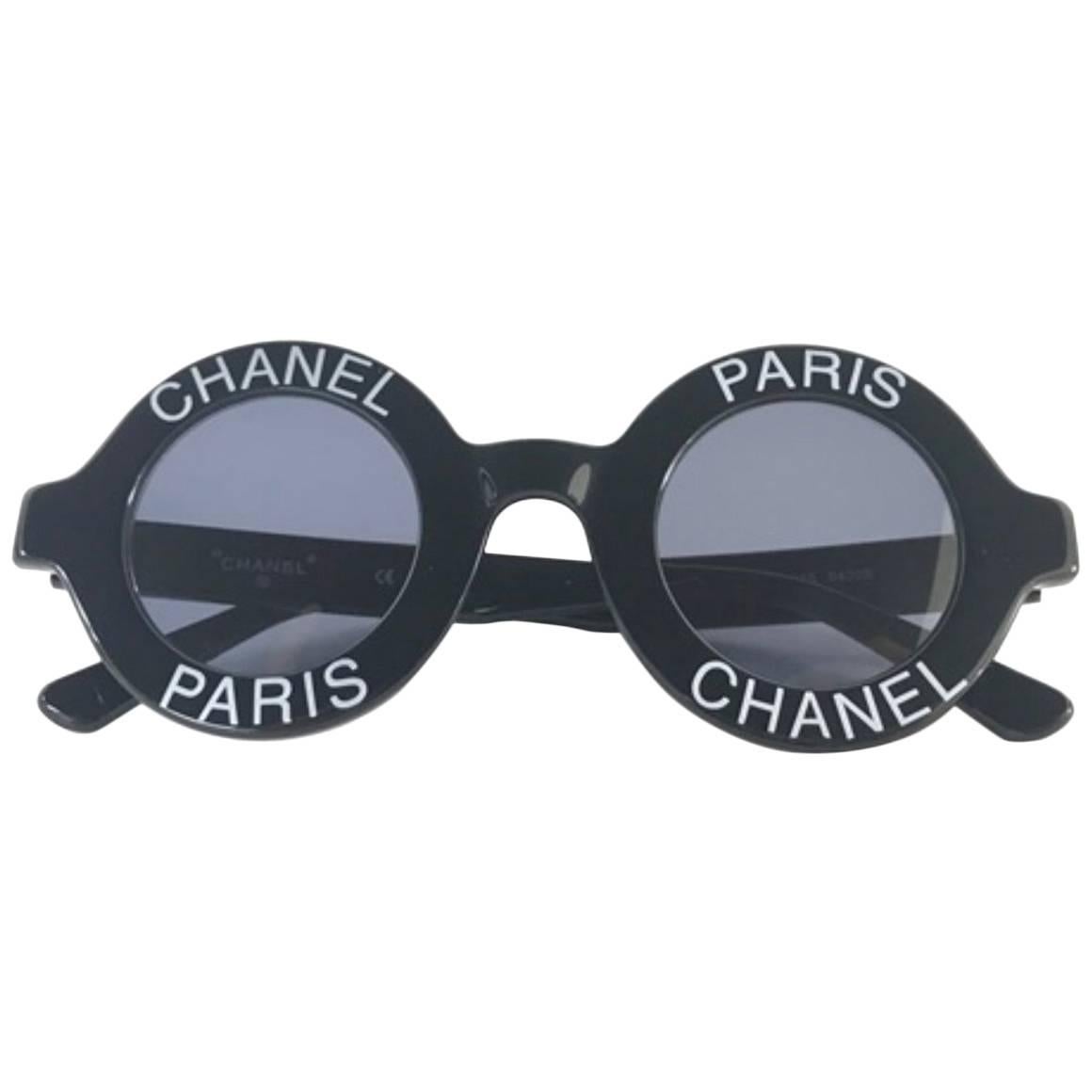 Chanel Vintage black round frame mod sunglasses with white CHANEL PARIS  logo For Sale at 1stDibs