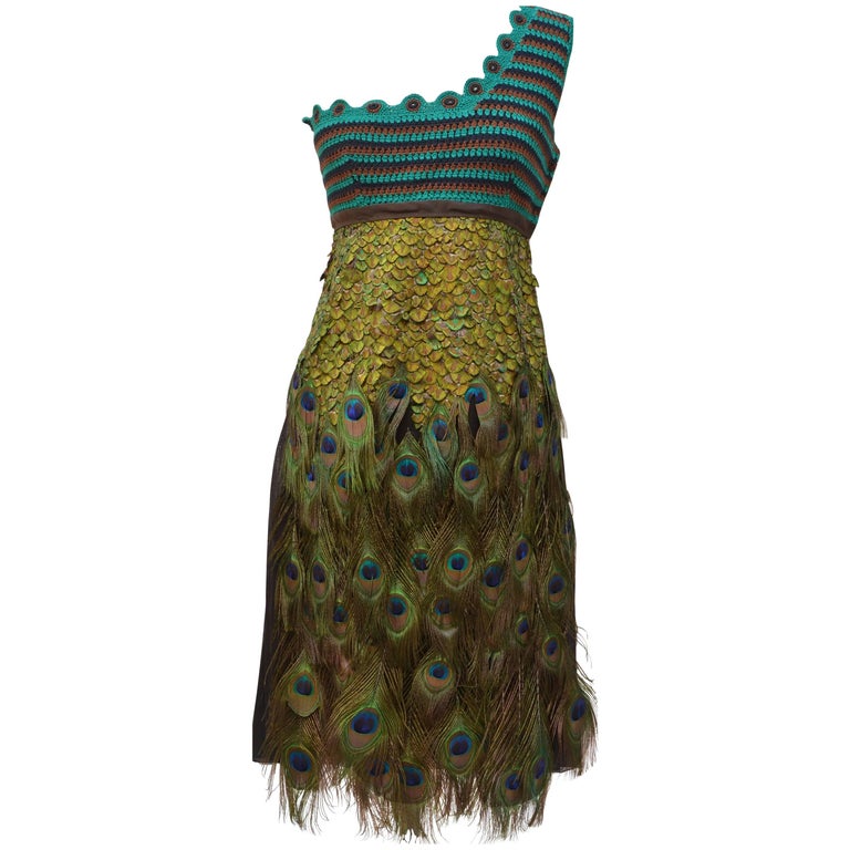 Rare Collector's PRADA Runway 2005 Peacock Feather Dress Size 42 at 1stDibs  | peacock leather dress, peacock feathers dress, dress made of peacock  feathers