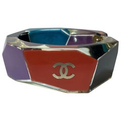 CHANEL Cuff Bracelet in Multicolored Plexiglass