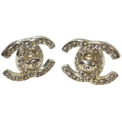 CHANEL Vintage CC Clip-on Earrings in Silver Metal and Rhinestones