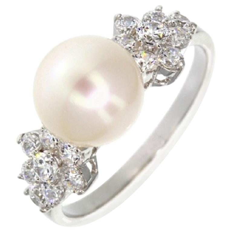 Feri Pearl Siledium Silver Fashion Ring  For Sale