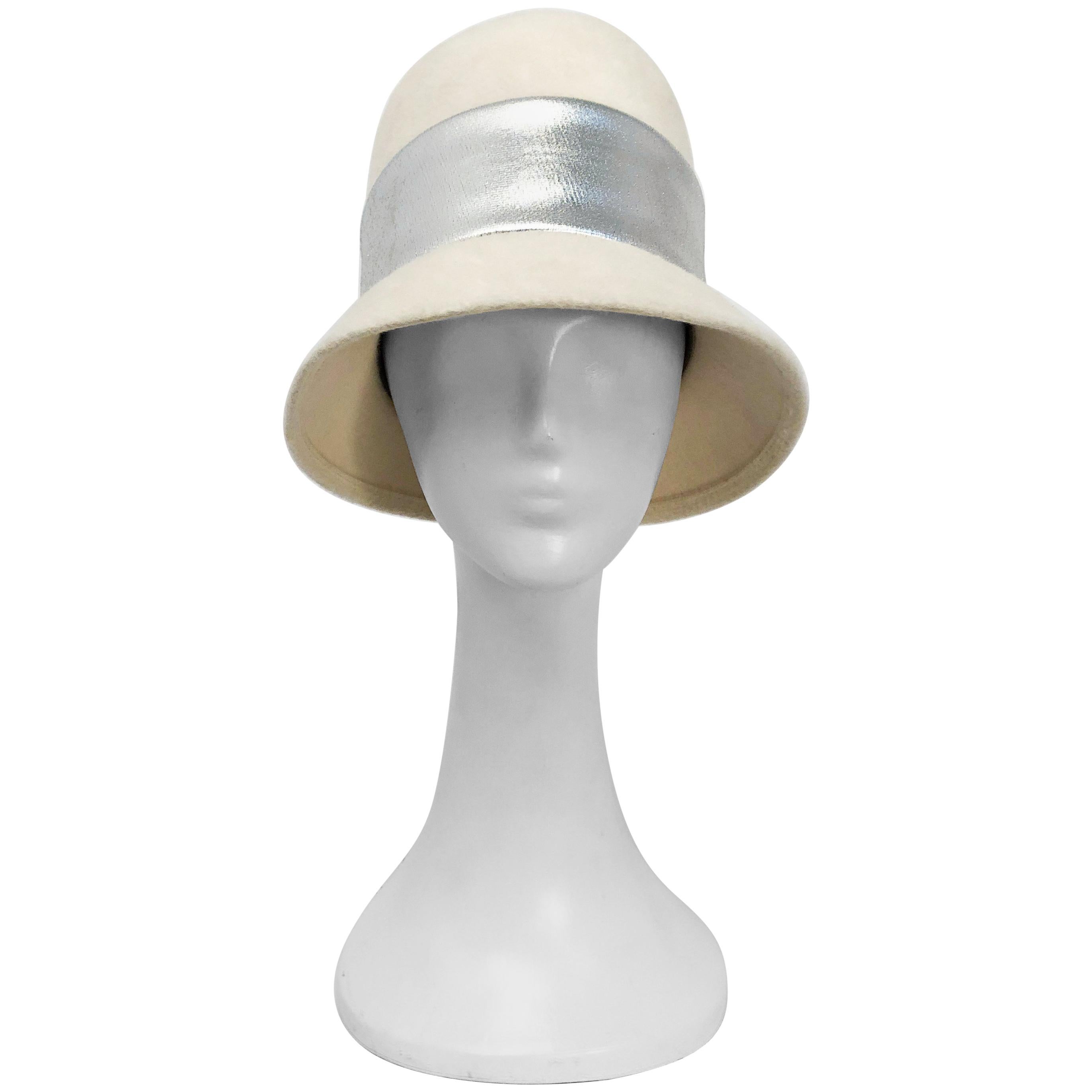 Cream Mod Hat, 1960s  For Sale