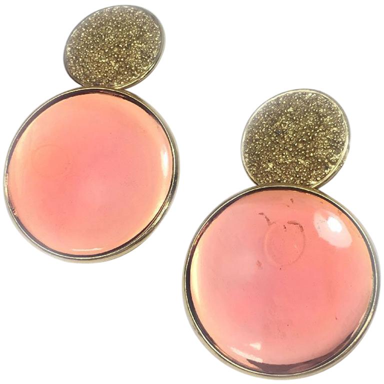 YVES SAINT LAURENT Vintage Clipon Earrings in Gild metal and Pink