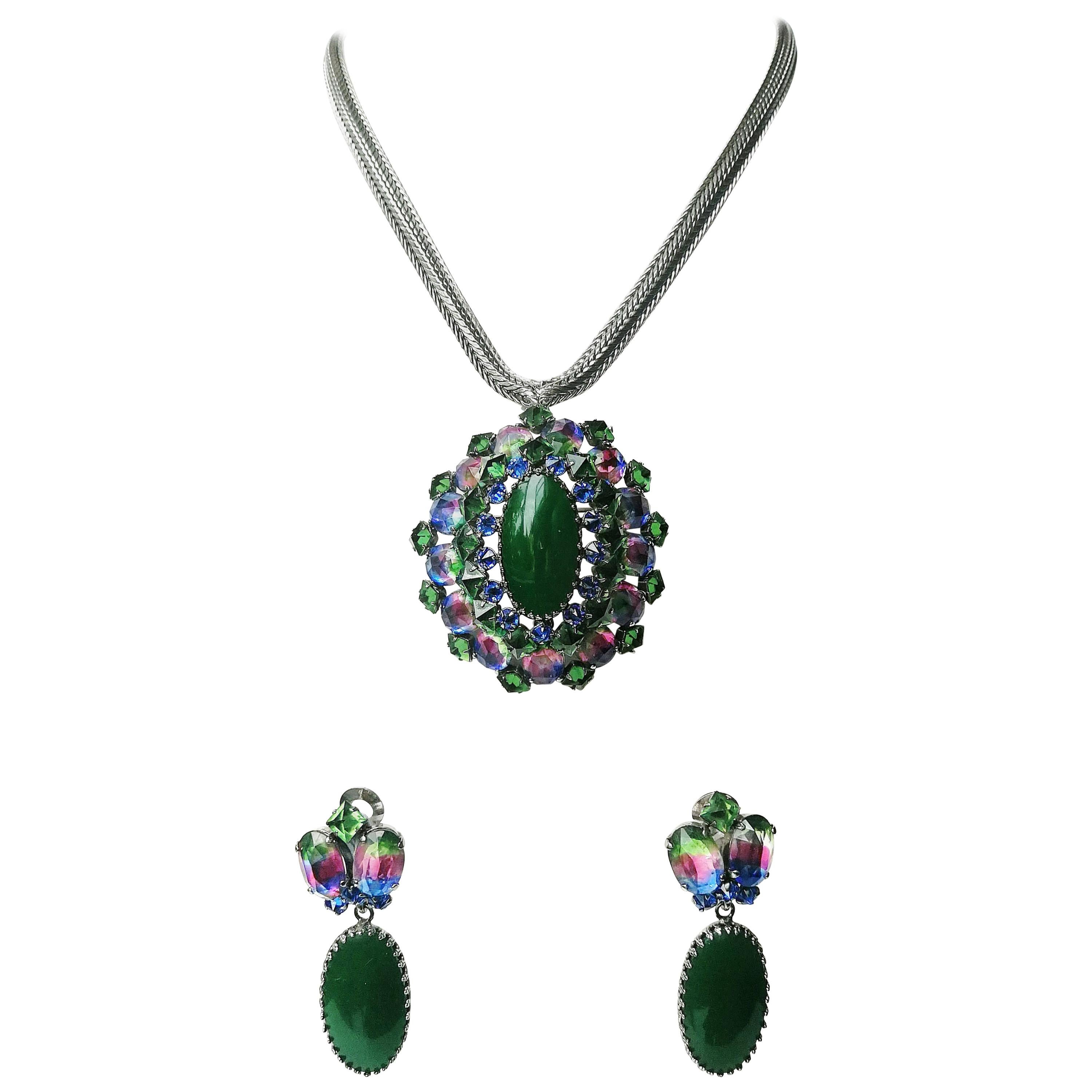 Green glass and multi coloured paste brooch/pendant and earrings, Schreiner NY