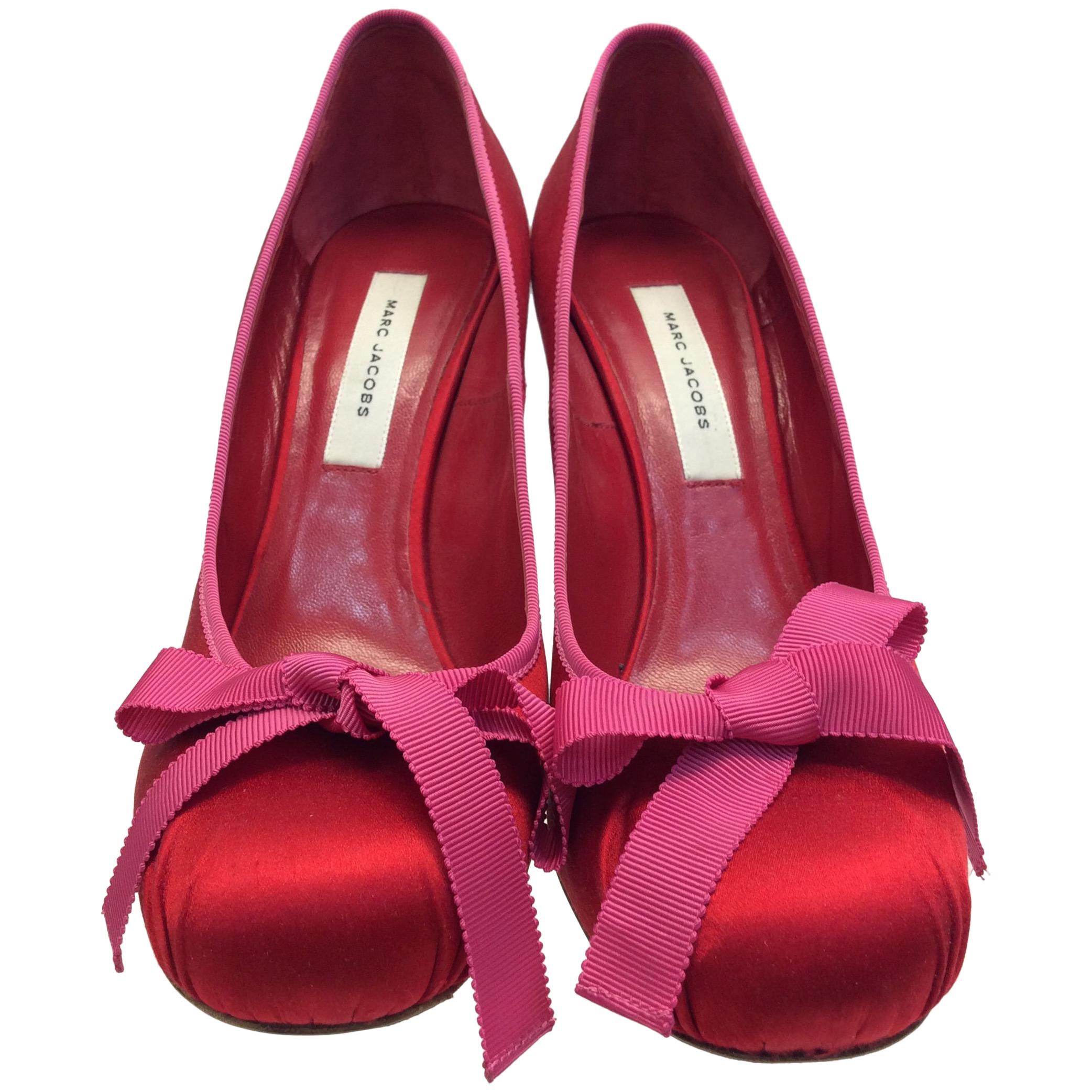 Marc Jacobs Red and Pink Satin Bow Heels For Sale