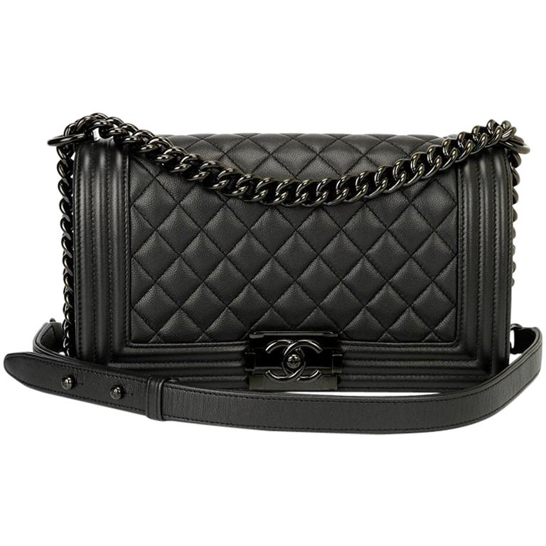 Chanel 17S So Black medium boy bag with iridescent black hardware For