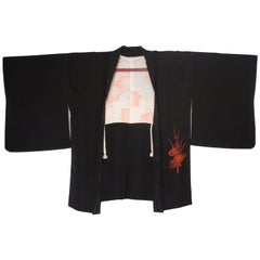 Schwarzer schwarzer Kimono mit Stickerei