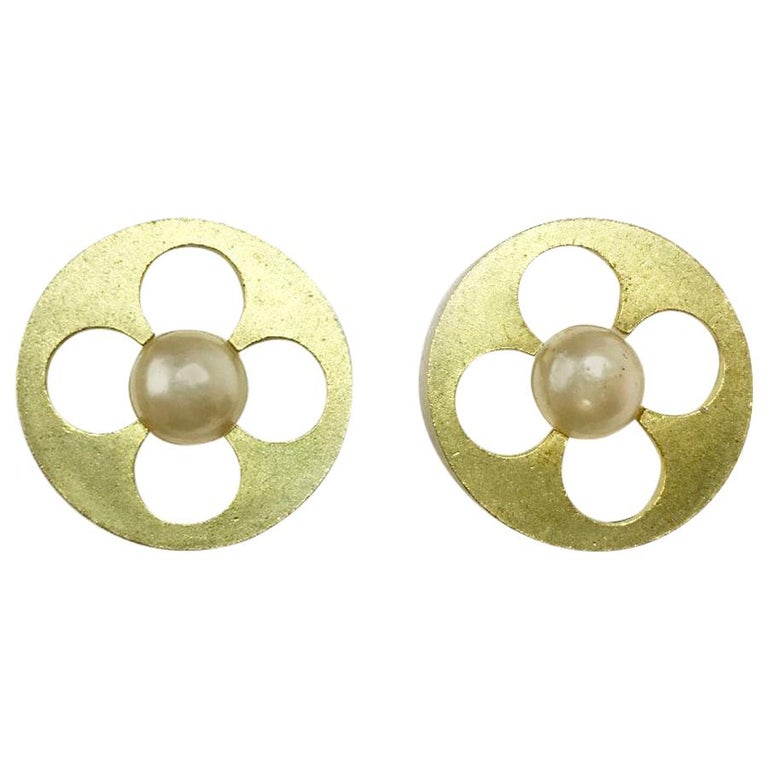 CHANEL CC Stud Earrings in Pale Gilded Metal at 1stDibs