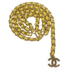 CHANEL Vintage 3-Row Belt in Gilt Metal interlaced with Yellow Leather