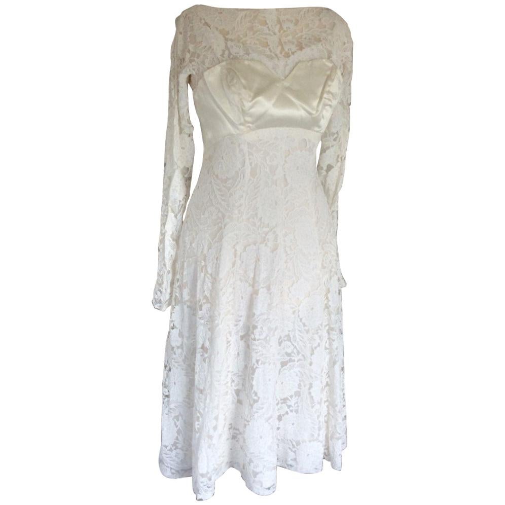 Vintage cream wedding gown For Sale