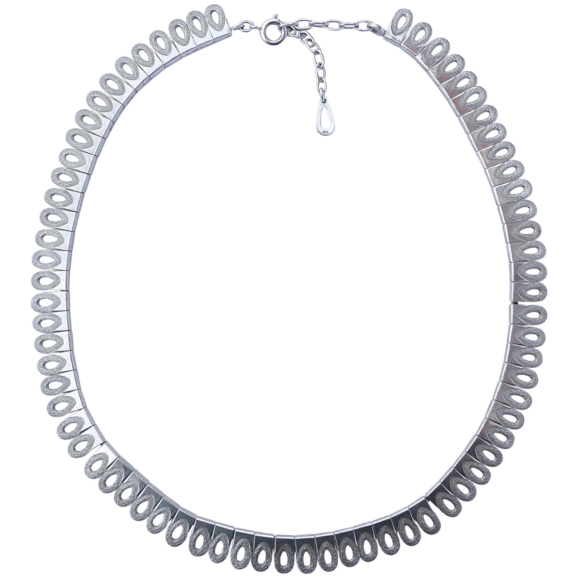 1970s Sterling Silver Shiny and Textured Oval Design Necklace, London import 