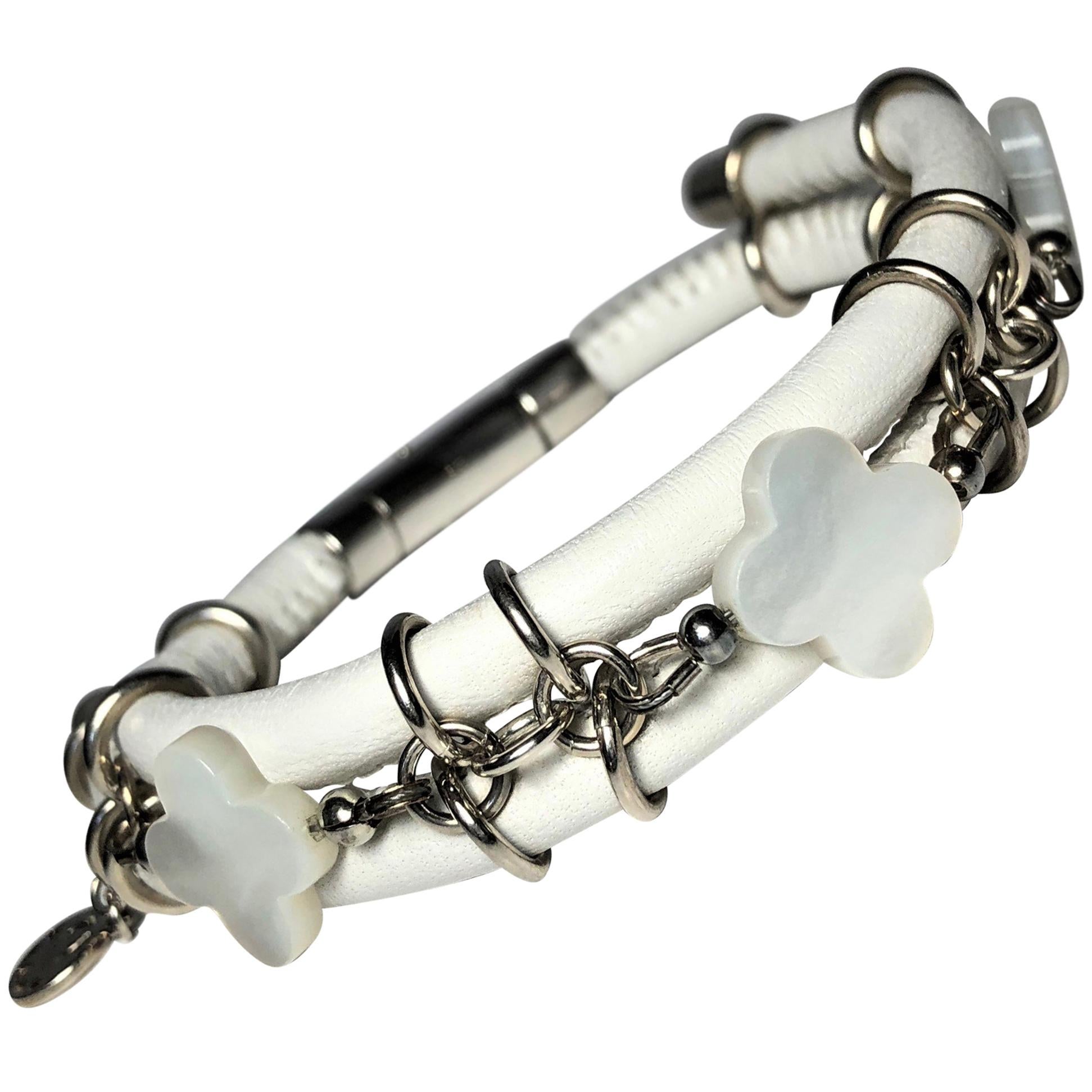 Rock Lily ( NEW ) White Leather Bangle Bracelet With Mother-of-Pearl Clovers   For Sale