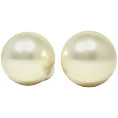 CHRISTIAN DIOR Tribal Pearl Mise En Dior Earrings