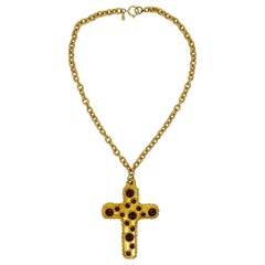 Escada - Collier à pendentif croix massive de style vintage