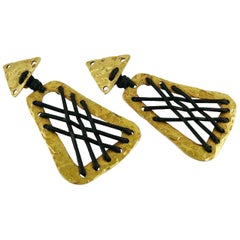 Alexis Lahellec - Boucles d'oreilles pendantes vintage d'inspiration africaine massive