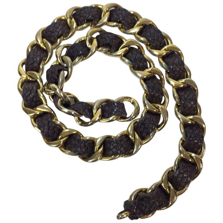 CHANEL Vintage Belt in Gilt Chain Interlaced with Purple Braided Leather Size 75 For Sale