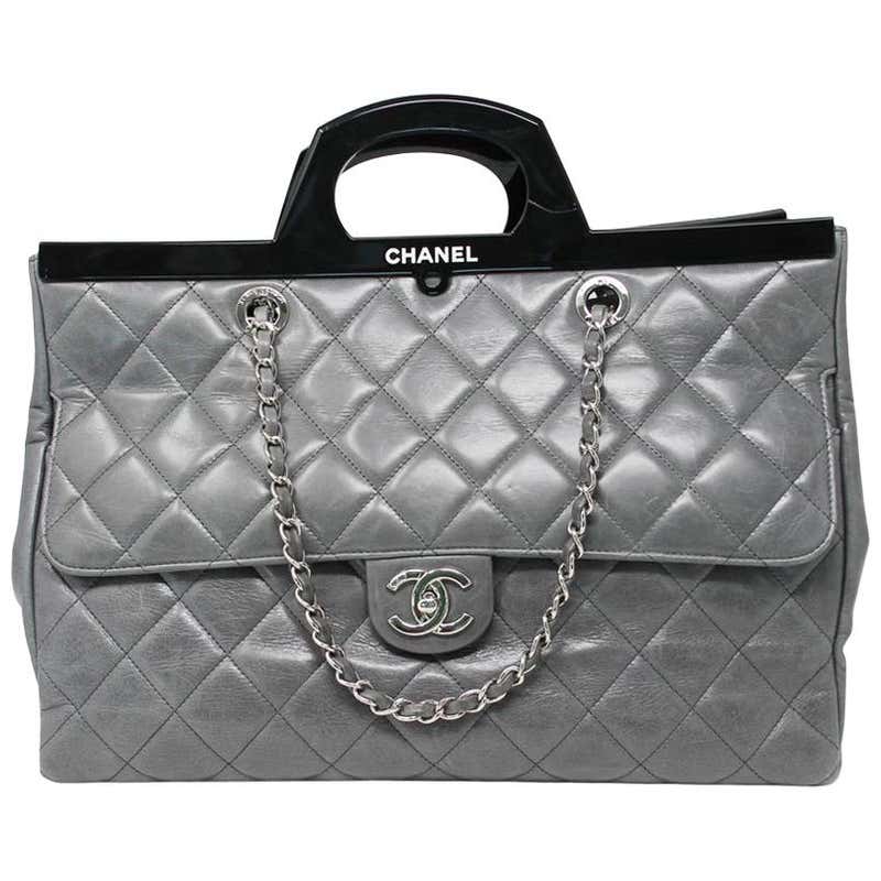 Chanel Black Resin Handle Grey Calfskin Leather Large Shopping Tote at ...