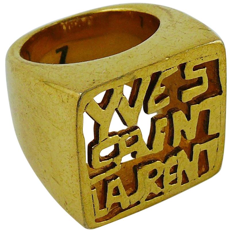 Ysl signet ring deals