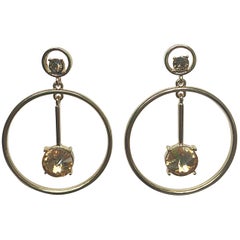 Nuevo Oscar De La Renta Pendientes de oro con gota de diamantes de imitación y aro perforado