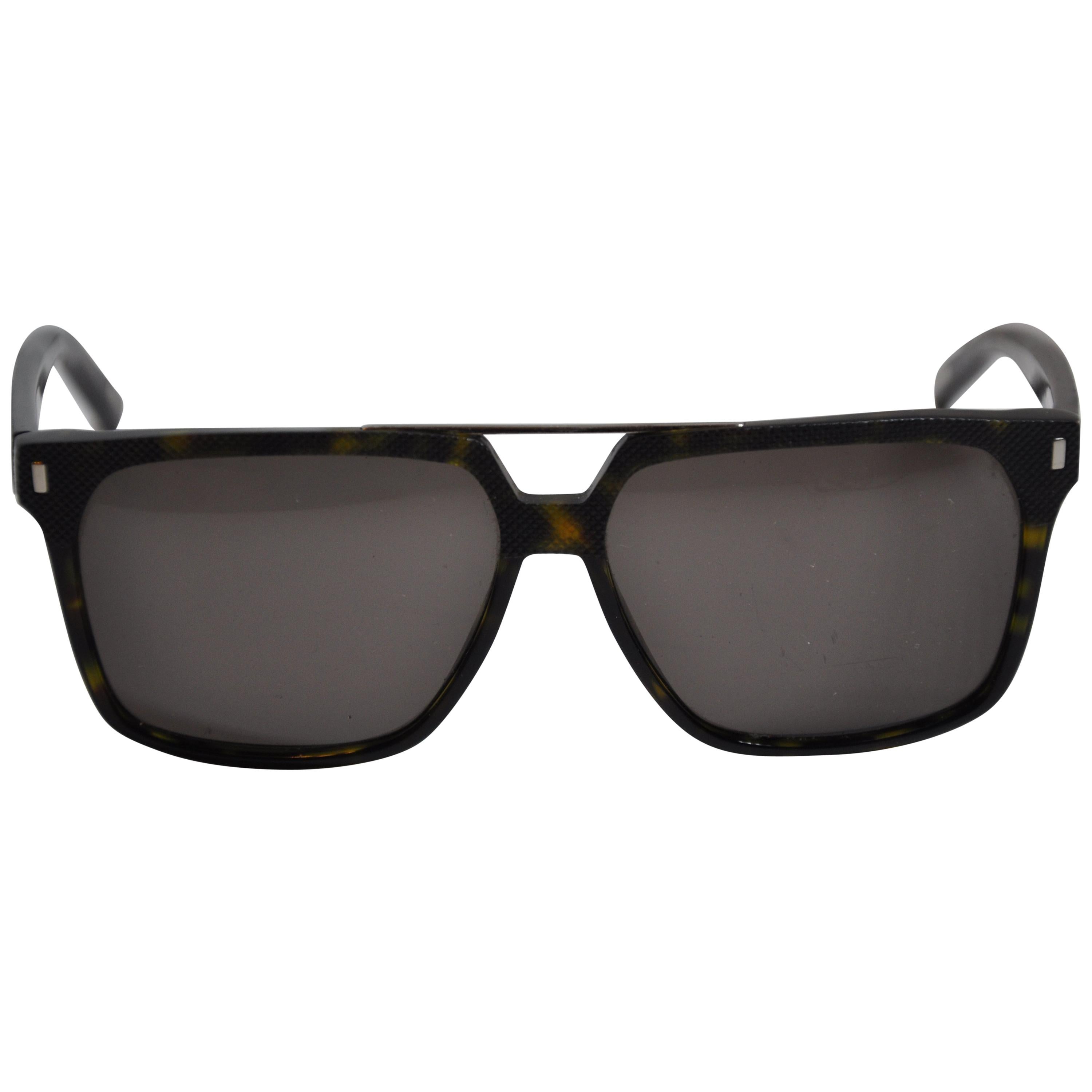 Christian Dior Homme Texturierte Schildpatt-Sonnenbrille mit Silberbeschlägen im Angebot