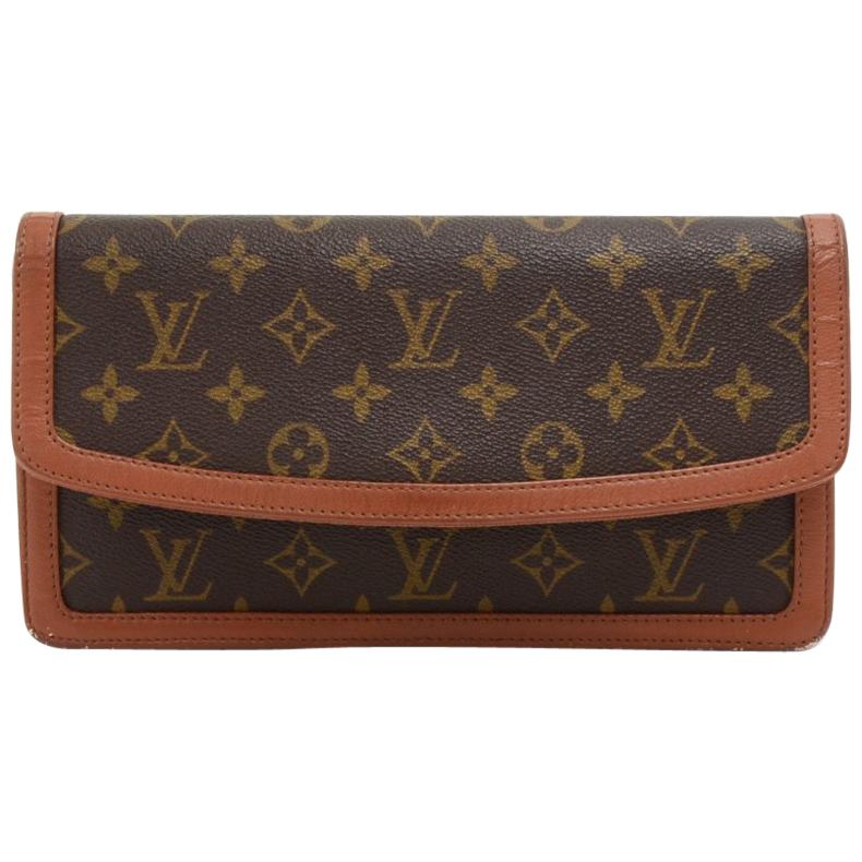 Vintage Louis Vuitton Pochette Dame Monogram Canvas Clutch Bag For Sale