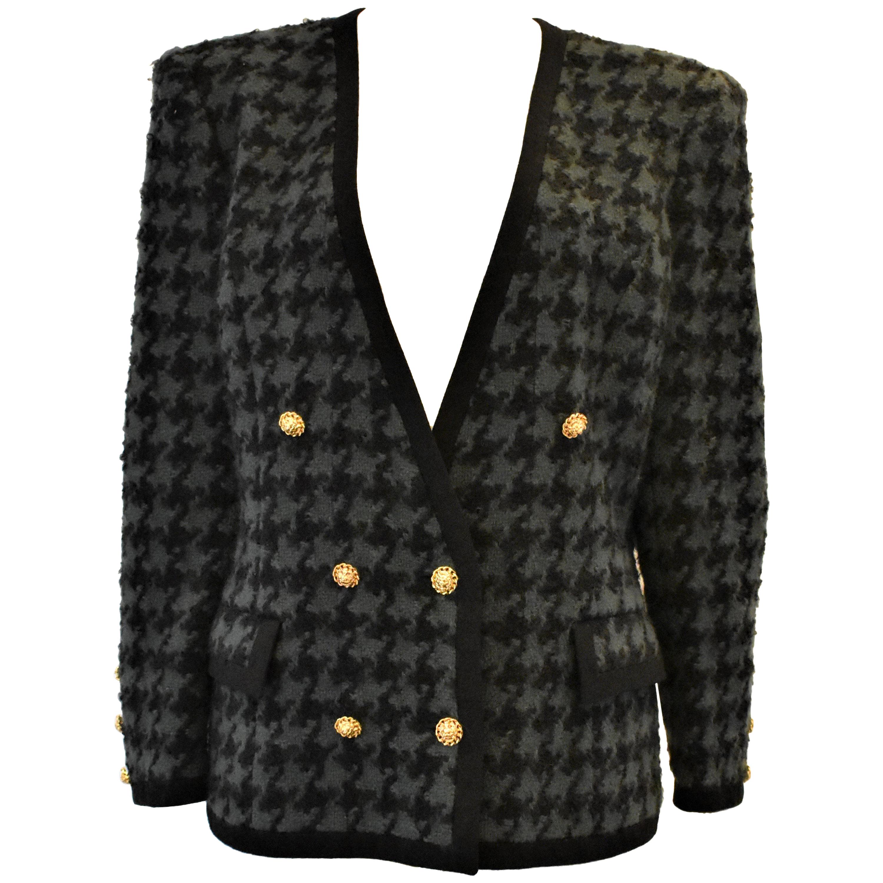 Vintage Richard Carrière Houndstooth Boucle Jacket, Chanel Style circa 1980 For Sale