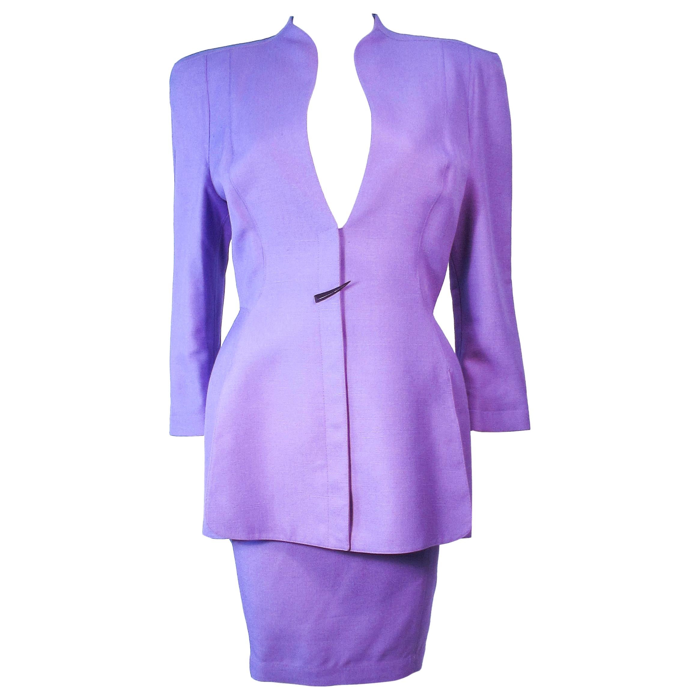 THIERRY MUGLER Fred Heyman Lavender 2pc Skirt Suit with Abstract Closure Size 42 For Sale