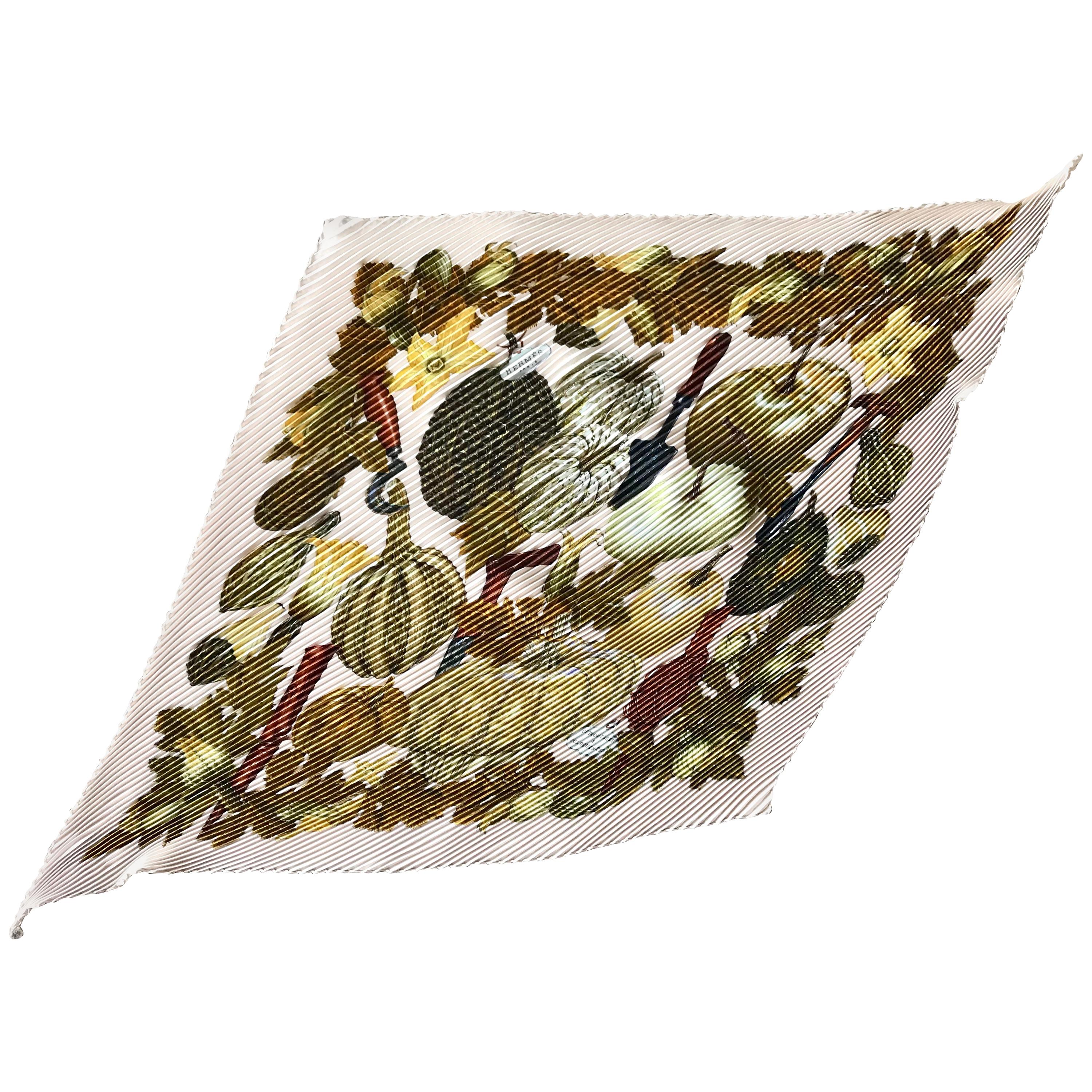 \Vintage HERMES Carre plisse, pink beige pleated silk scarf. Pumpkins. Halloween For Sale