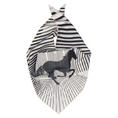 Echarpe HERMES - H au Galop Horse - Triangle de soie imprimé blanc & noir