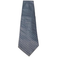 Gucci silver tie.