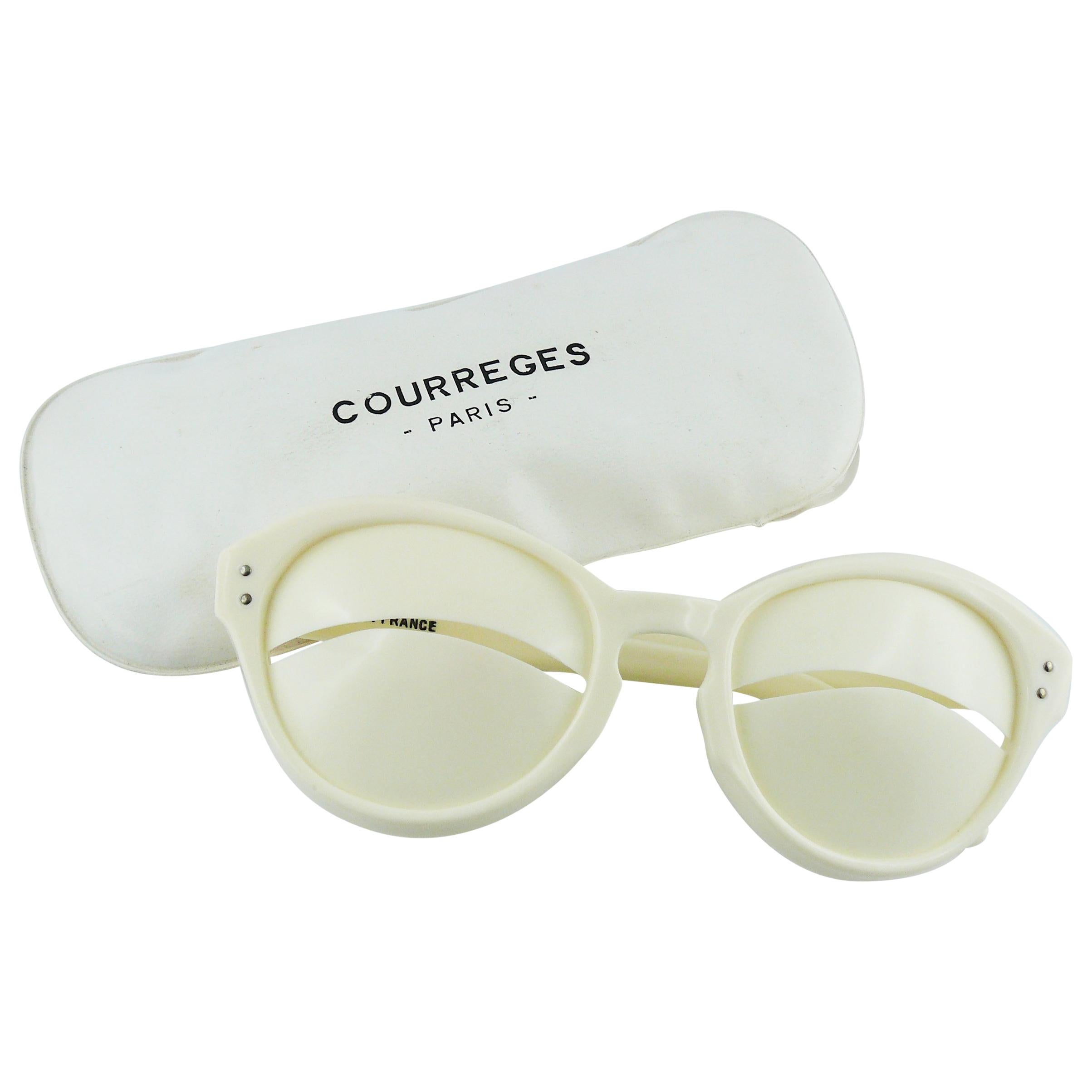 VINTAGE COURREGES ESKIMO SUNGLASSES 1960's NEW OLD STOCK 1 OF 5 AVAILABLE RARE!!