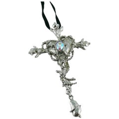 Christian Lacroix Vintage Silber getönten Herz Kreuz Brosche Anhänger Halskette