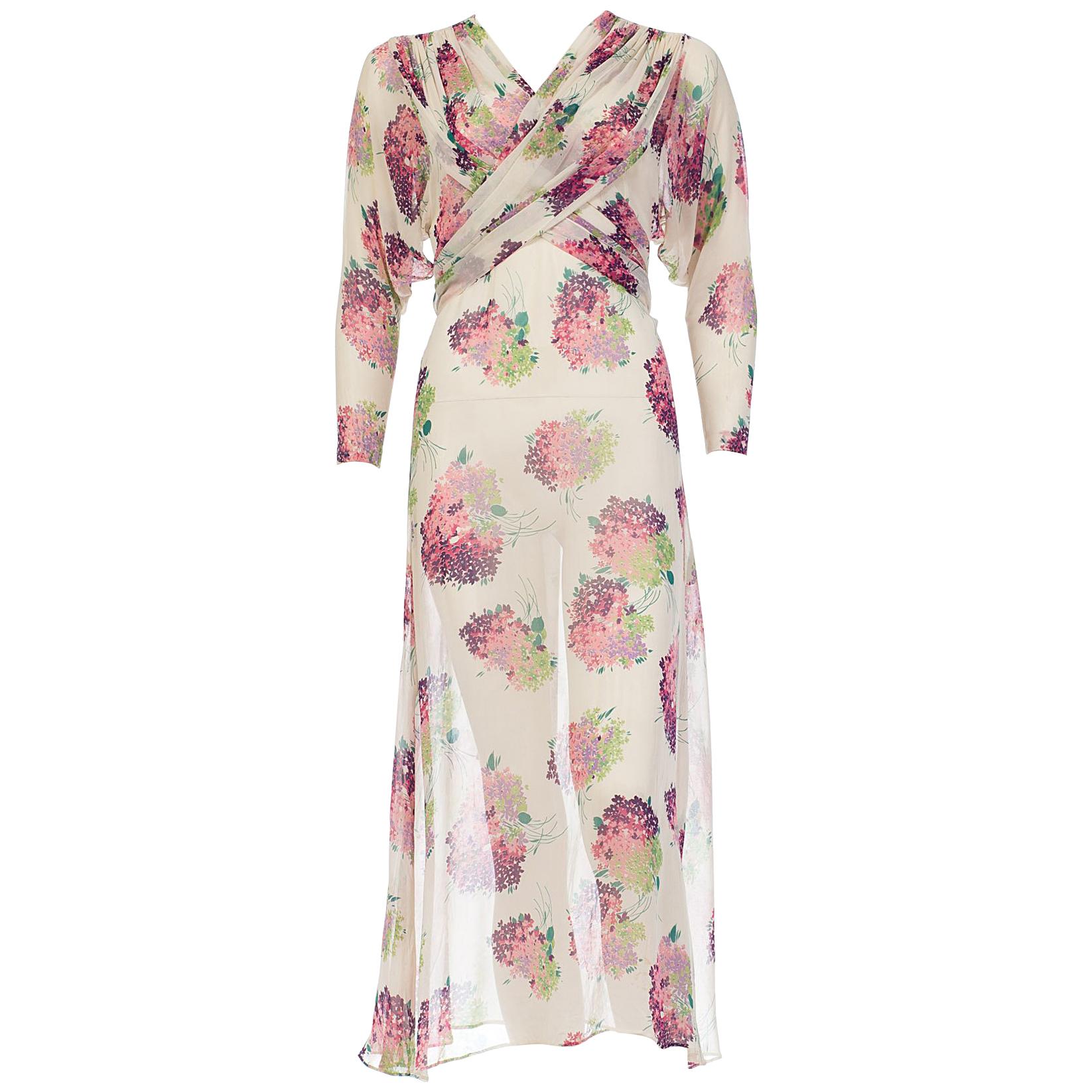 1920S Chiffon de soie crème  Robe à manches longues imprimée de fleurs en violet et vert
