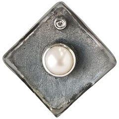 Yianni Creations Fine Silver and Oxidized Rhodium Diamond Pearl Ring