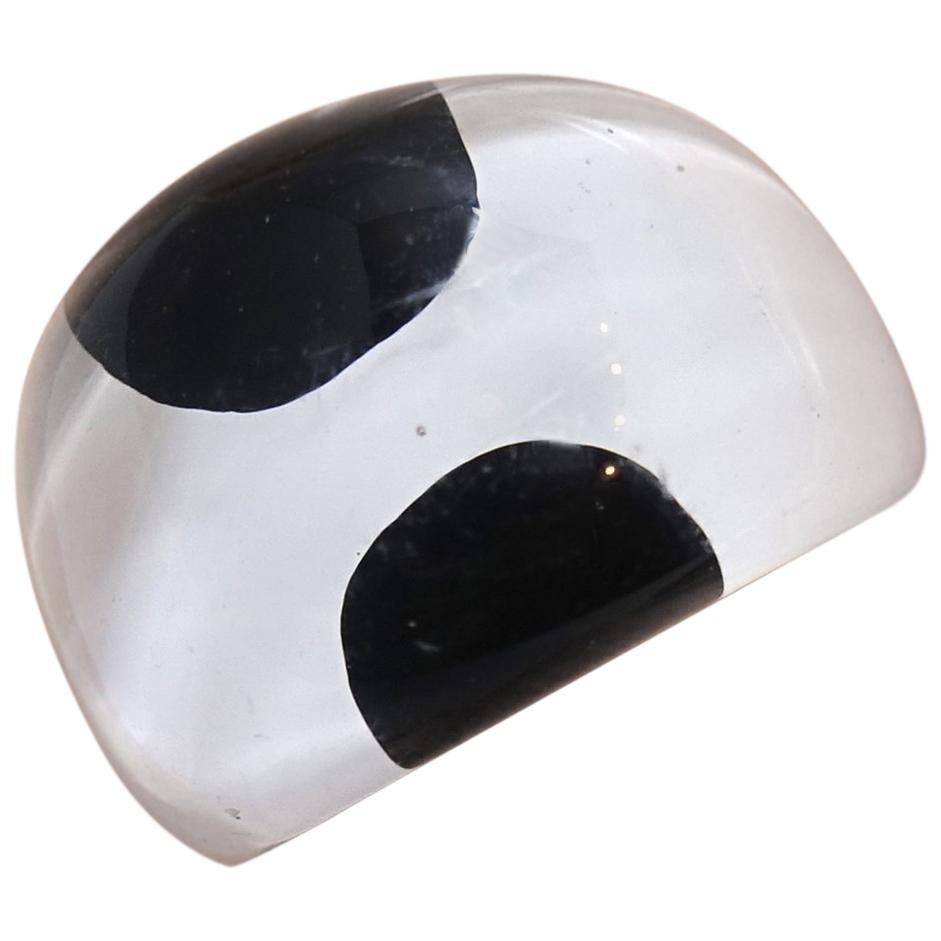 Vintage 1960s Black & White Lucite Ring For Sale