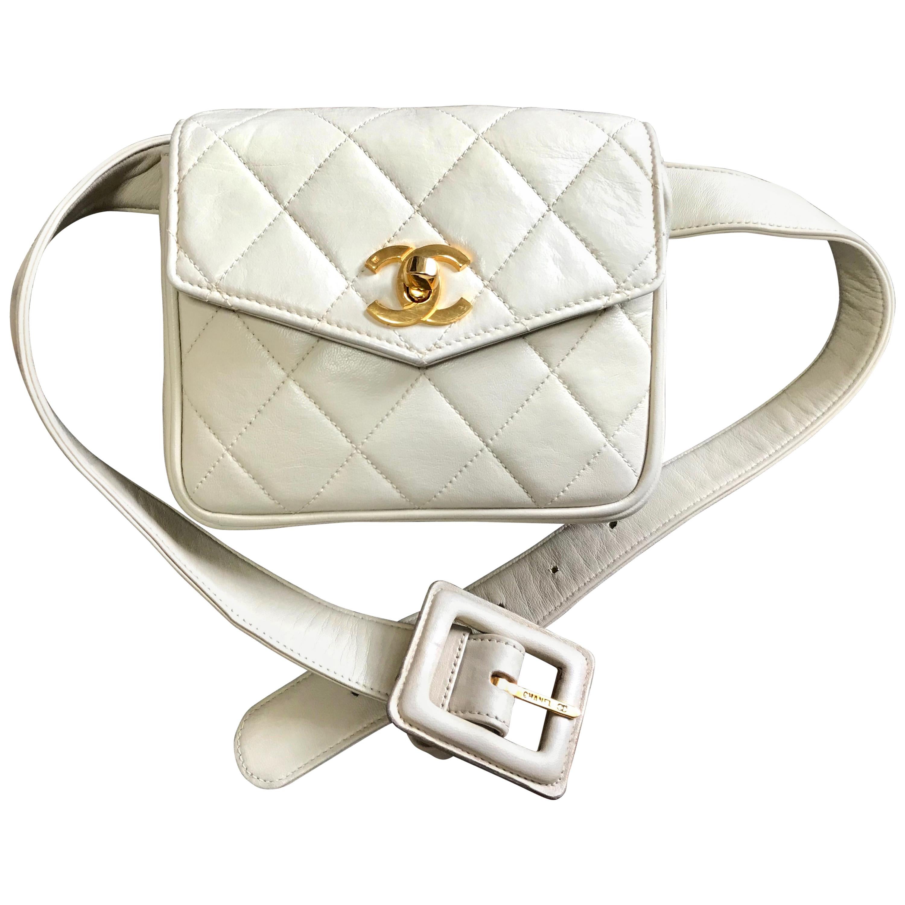 Chanel Vintage ivory / cream lambskin fanny pack hip bag with golden CC closure For Sale