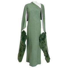 Pauline Trigere - Robe asymétrique vintage en crêpe vert écume de mer et enveloppe en fourrure, années 1960