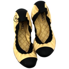 Chanel Callerinas Beige/Black Leather