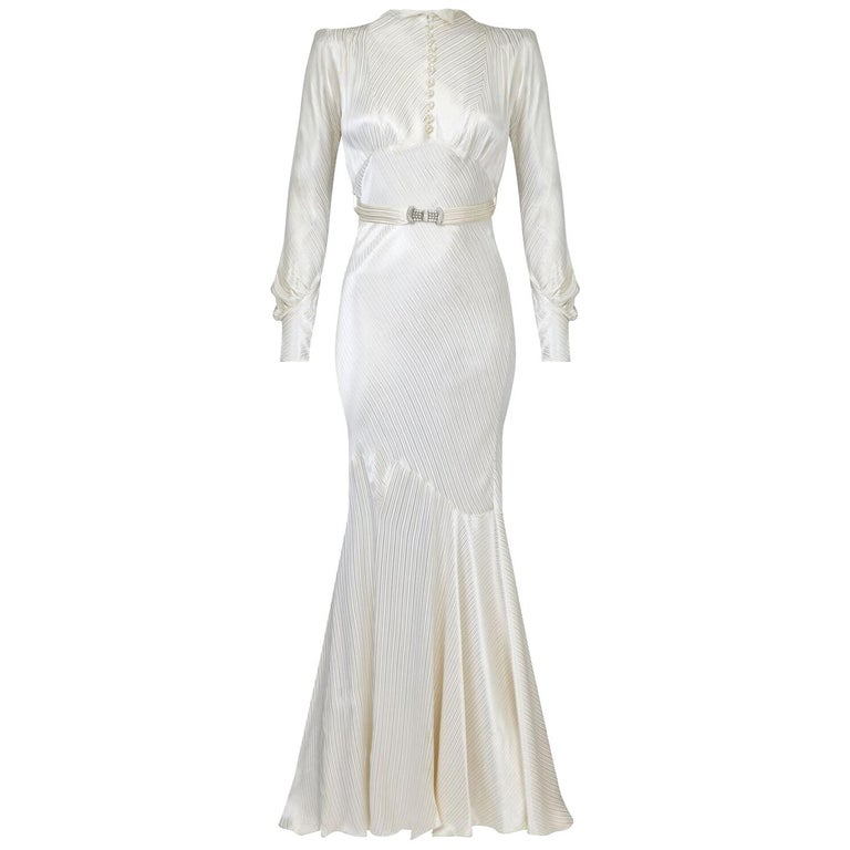 1930s Ivory Silk Bias Cut Wedding Gown For At 1stdibs 1930s Ivory Silk Bias Cut Wedding Gown For