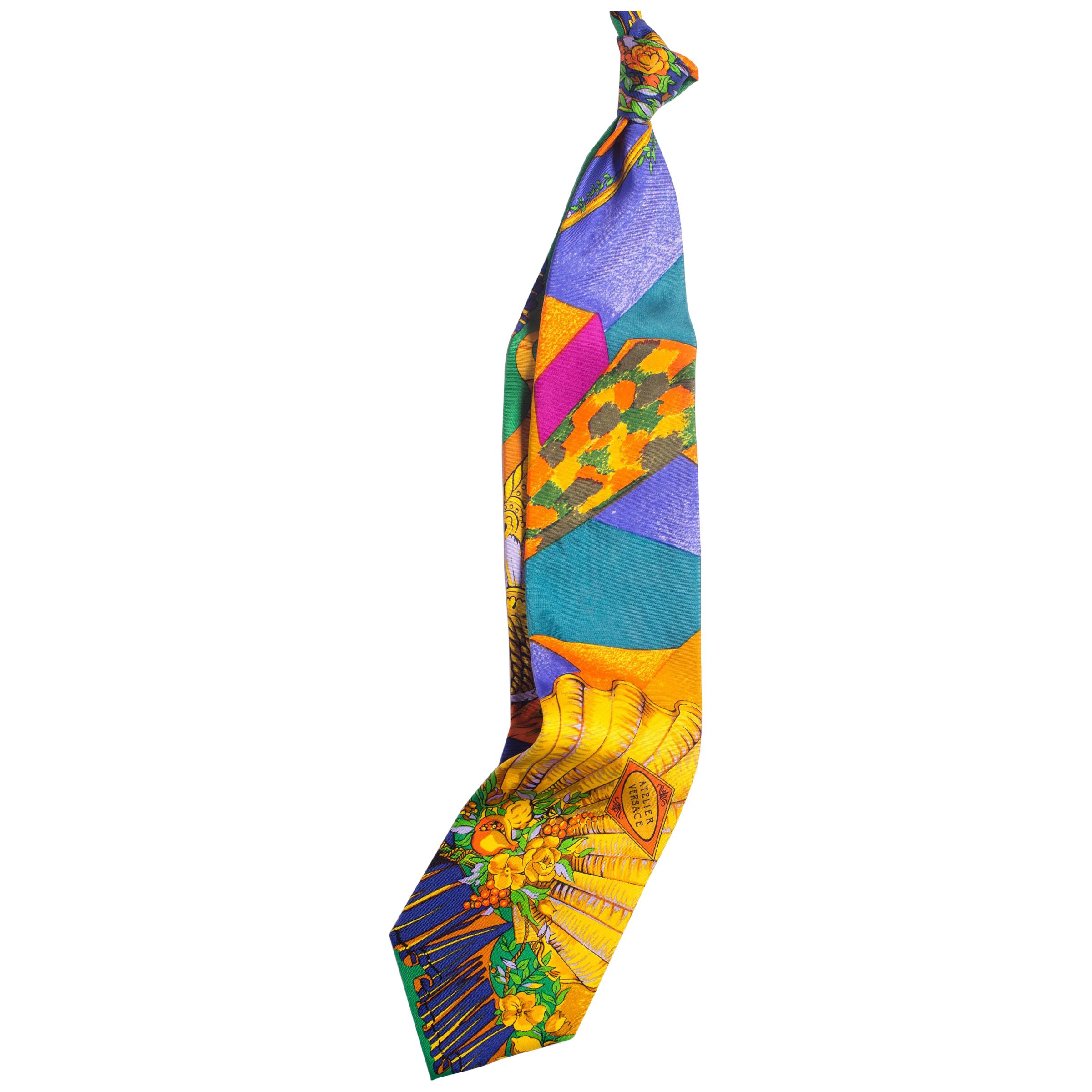 des années 1990  GIANNI VERSACE Cravate pour homme style baroque imprimée à la main en vente