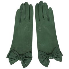 Carlos Falchi Britische rennengrüne Lederhandschuhe mit Schleifendekor, nie getragen