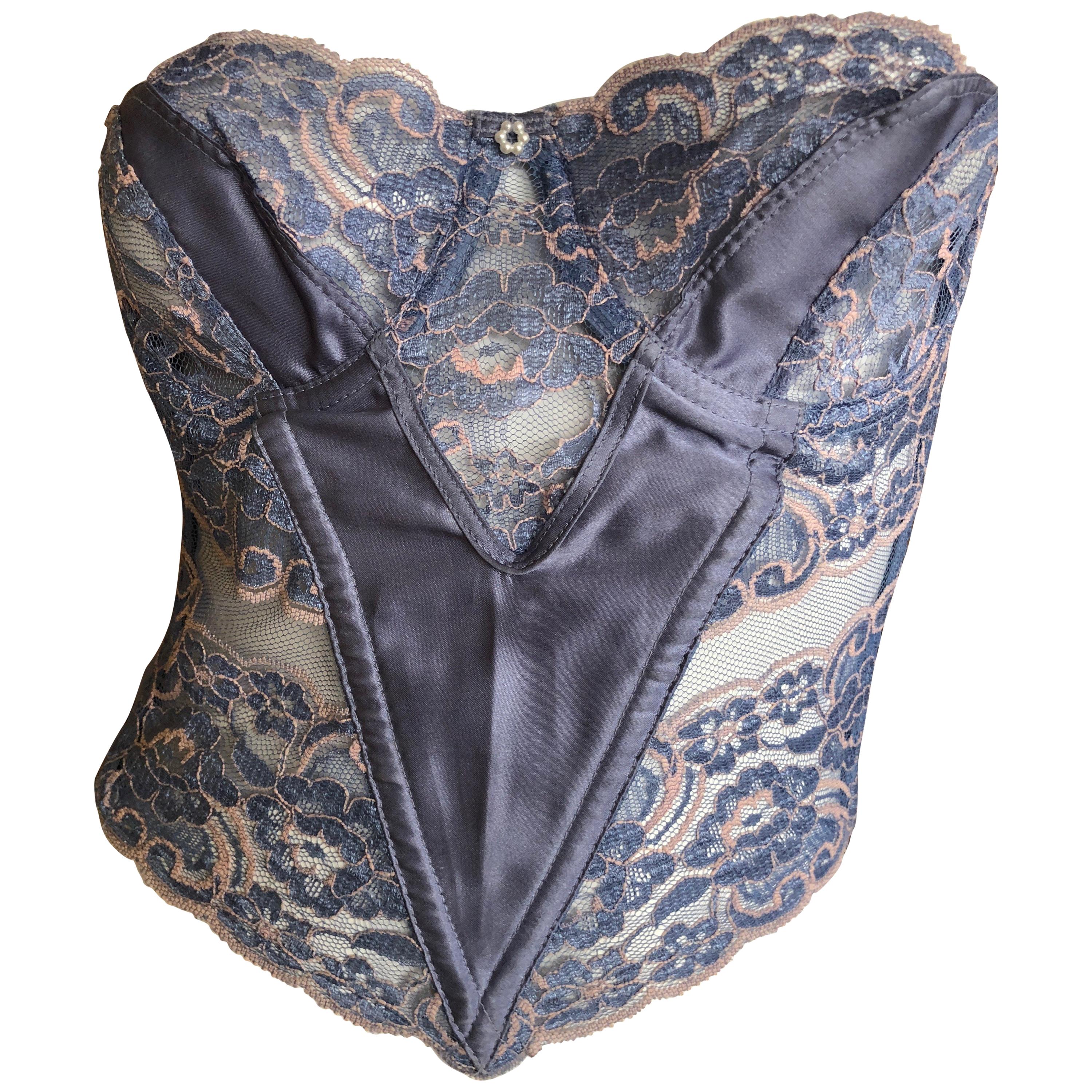 Christian Dior - Corset de lingerie en dentelle lavande vintage, 34 B En  vente sur 1stDibs