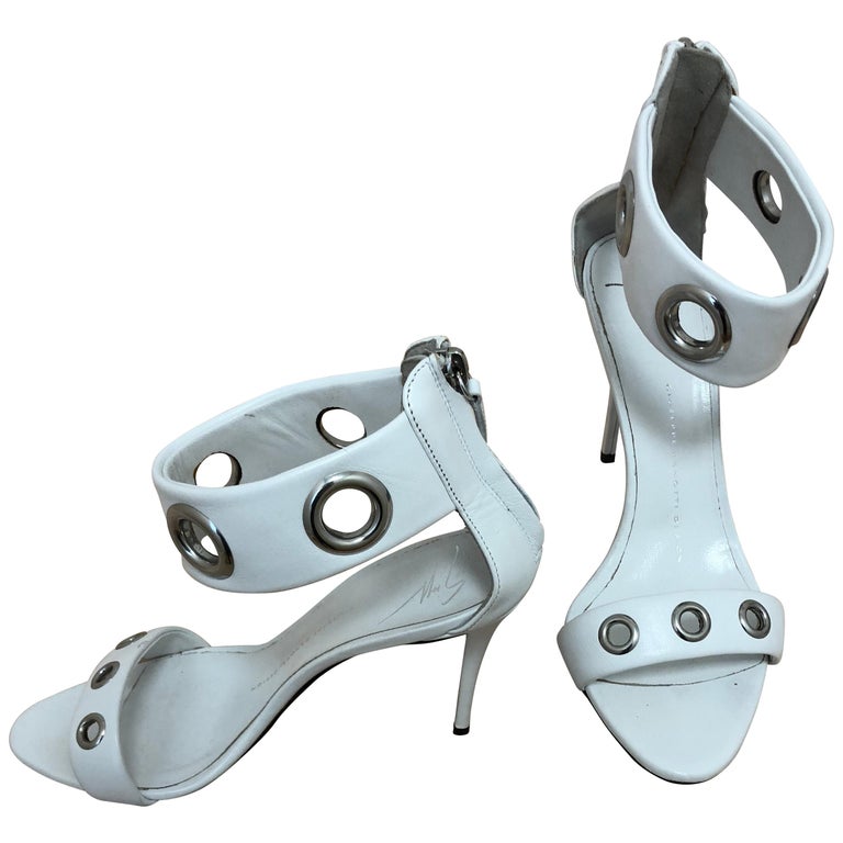 Franje Klaar kwaadaardig Giuseppe Zanotti White Grommet Stiletto Sandals 37.5 For Sale at 1stDibs |  white stiletto sandals