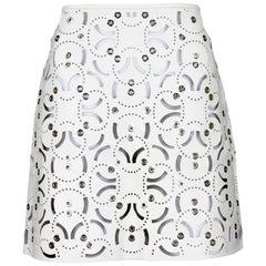 Nuova Gonna Versace in pelle bianca tagliata al laser e con occhielli in tonalità argento  It. 40 - 6