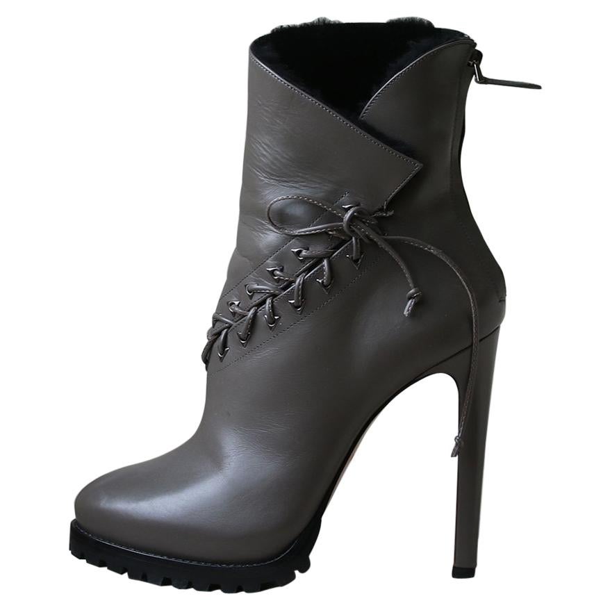 Azzedine Alaïa Shearling-Lined Lace-Up Leather Platform Ankle Boots 