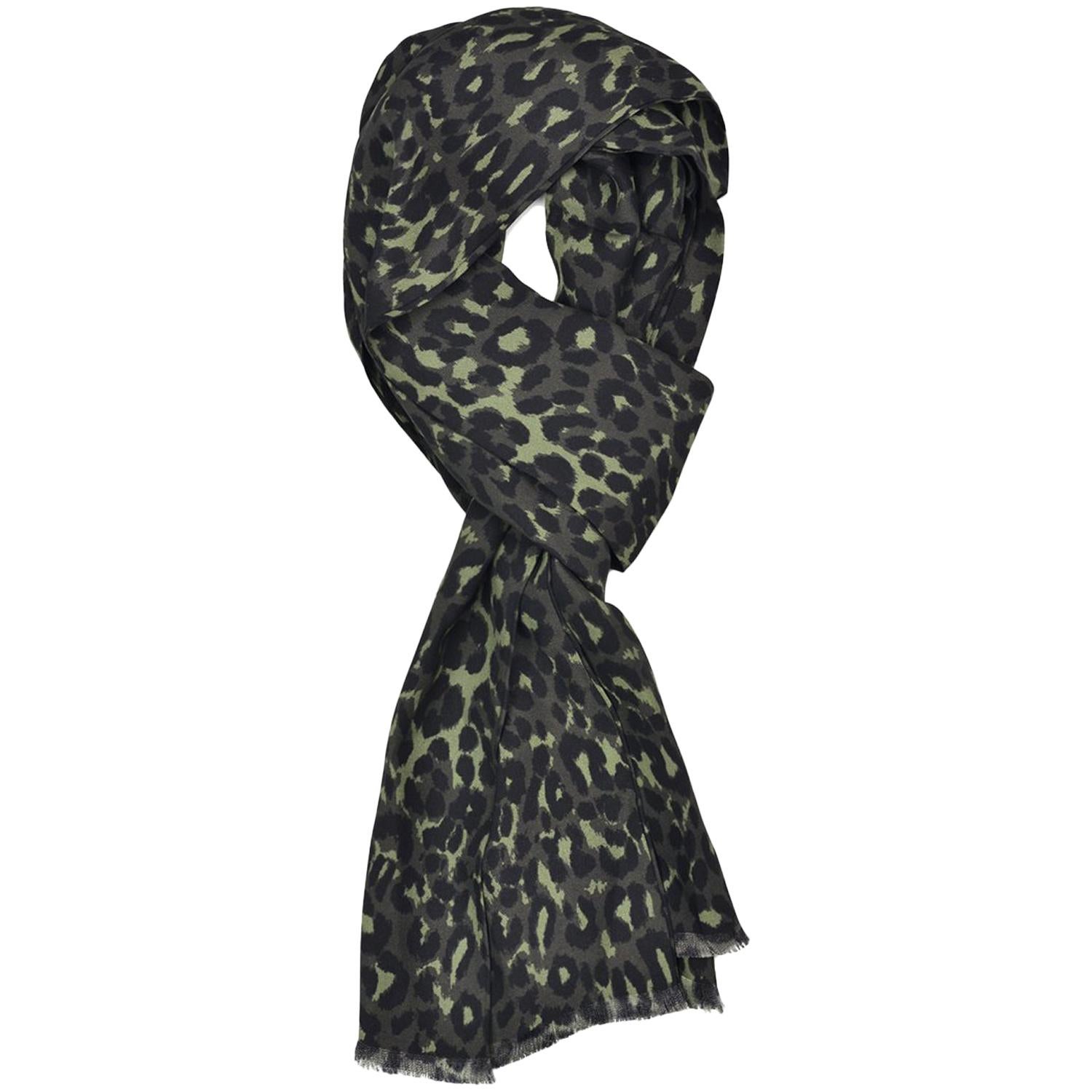 Tom Ford Men's Grey Green Leopard Print Silk Double Side Fringed Scarf For Sale
