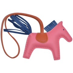 HERMES Milo Lambskin PM Rodeo Rose Azalee/Bleu  Handbag Charm Horse NEW