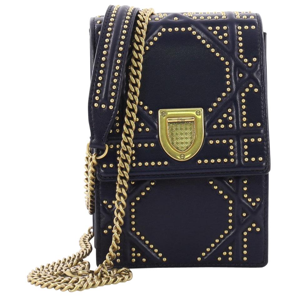 diorama handle clutch