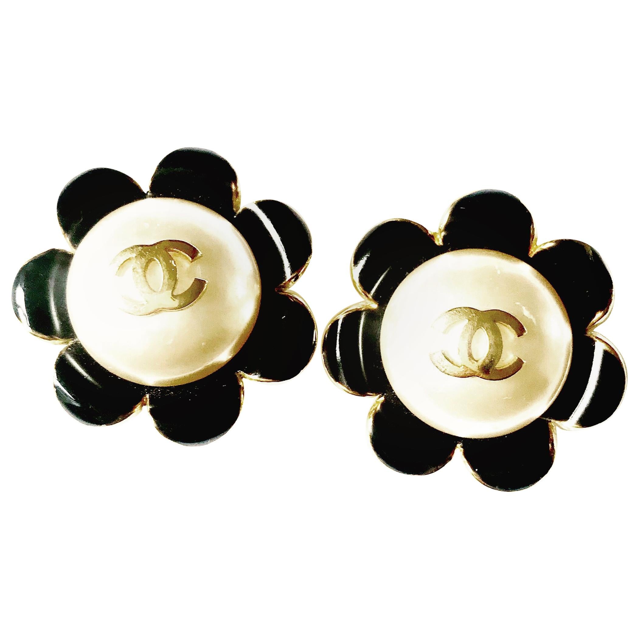 Chanel 80s vintage clip on earrings